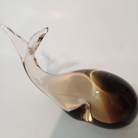 Studio Art Glass Whale Ombre Brown Tones MCM Paperweight Blown Glass 7"x3"x1.5" - Picture 2 of 4